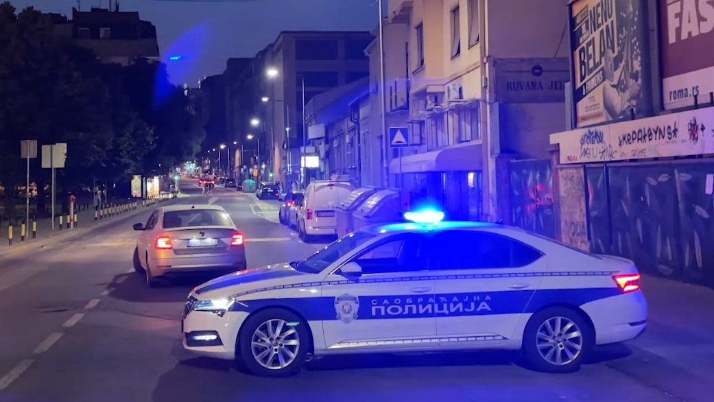 HOROR U BEOGRADU! Taksistu tukli, šutirali i držali zarobljenog, pa mu oteli vozilo i novac tokom jezive vožnje