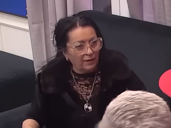 Osman odbija da vrati Lukin telefon?! Majka Biljana očajna, izvršitelji kucaju na vrata, ona Karićima ŠALJE POLICIJU: Biću prinuđena da...