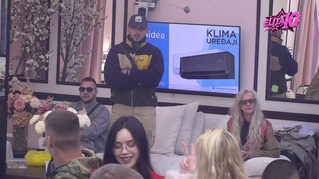 Dostojanstvena je, smerna, nije prosta: Marko vinuo Anđelu u nebesa, Sanja tvrdi da joj preko nje tera inat! (VIDEO)
