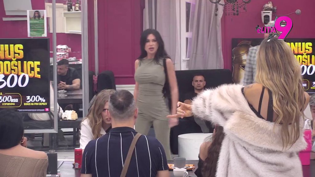 Trčala si za bankomatom, a ne za rasturenom porodicom! Stanija bez milosti sručila Aneli surovu istinu u lice, Ahmićeva krenula da sikće (VIDEO)