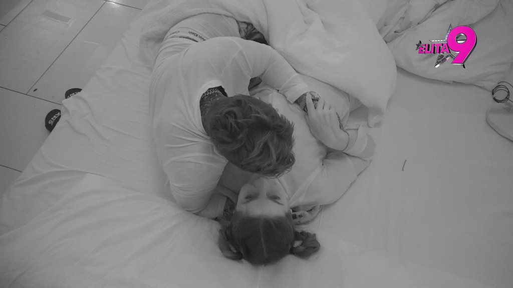 JASNA JE RAZLIKA: Nakon zbližavanja Boginje i Đukića, hitno se oglasila njena drugarica, evo da li smatra da se Filip sveti Aniti preko Tanje