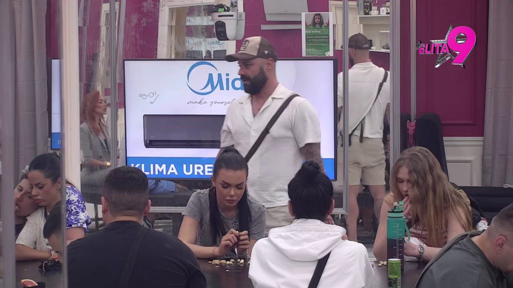 Plakala sam za prošlim vremenom: Anita otvorila dušu o ljubavnom brodolomu sa Anđelom, evo da li ima šanse za pomirenje (VIDEO)