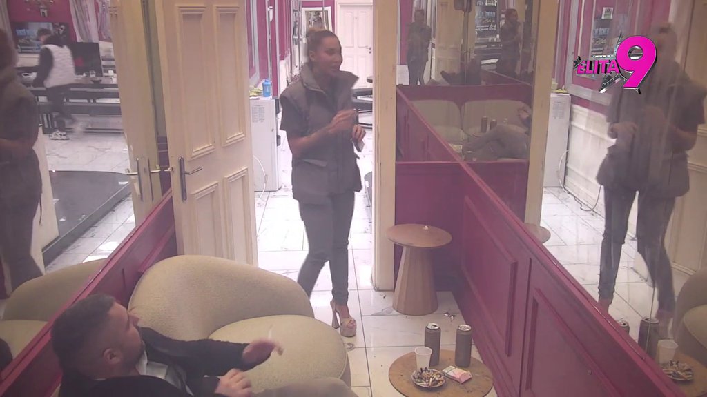 Budaletino, lud si za mnom: Aneli daje sve od sebe da isprovocira Alibabu, on hladan kao led! (VIDEO)