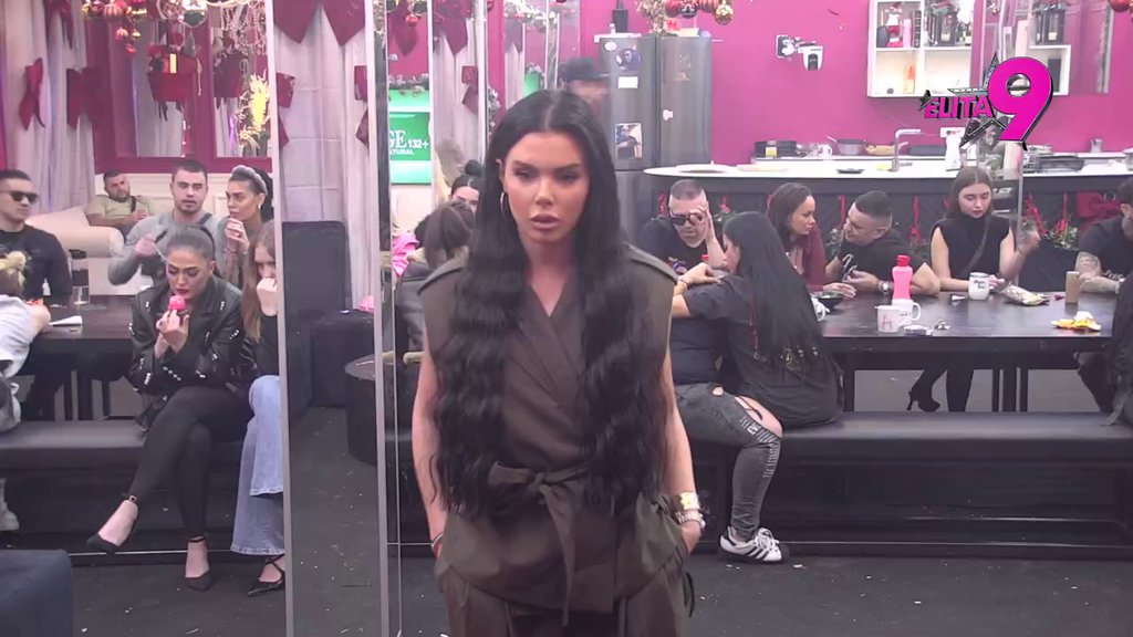 I da sam bila, ne bih rekla na televiziji: Anita se totalno pogubila u detaljima o navodnoj aferi sa Reljom, totalno zakazala na priču o DŽIN TONIKU (VIDEO)