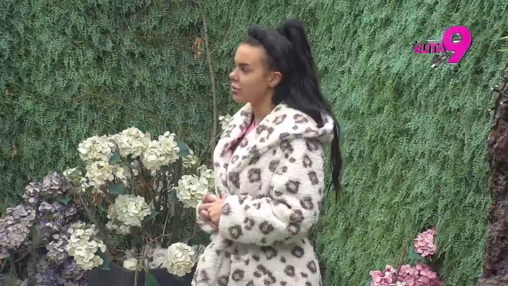 Aneli je LAKOMORALNA, bila bi sa Filiopom, a i on voli taj tip devojke! Anita uništila Đukića i Ahmićku, rečima ih ZAKUCALA ZA DNO! (VIDEO)