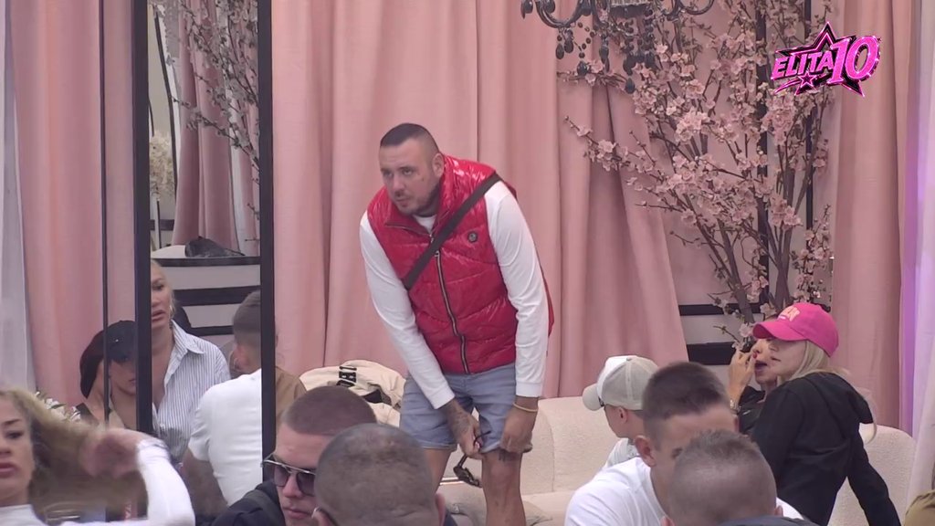 Janjuš i dalje voli Aneli? Takmičarima nije jasno kako ne može da se druži s Carom, a mogao je s Alibabom! (VIDEO)