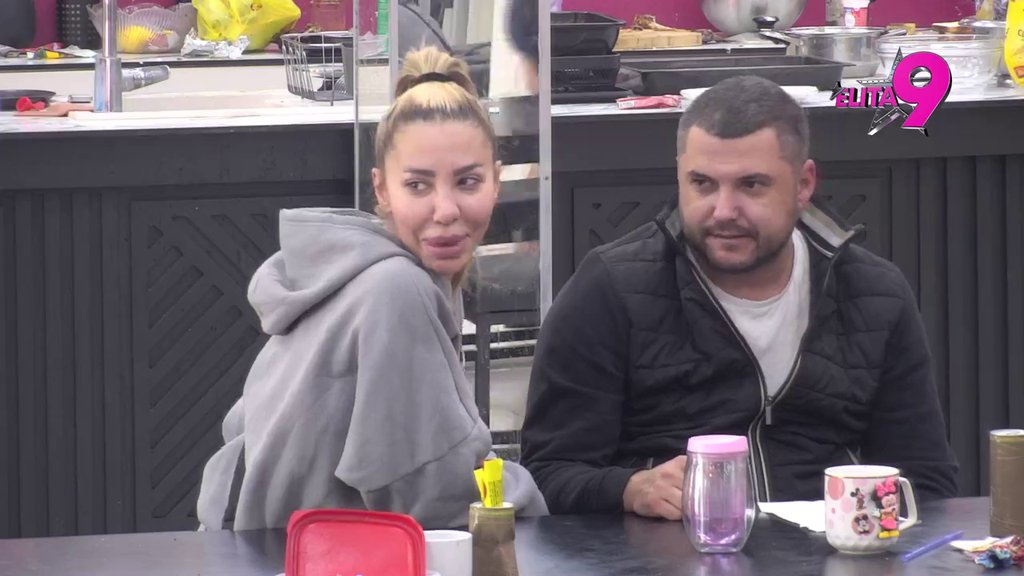 KAO PRAVI BRAČNI PAR! Alibaba nazvao Aneli 'LJUBAVI', ona mu se OKAČILA OKO VRATA! (VIDEO)