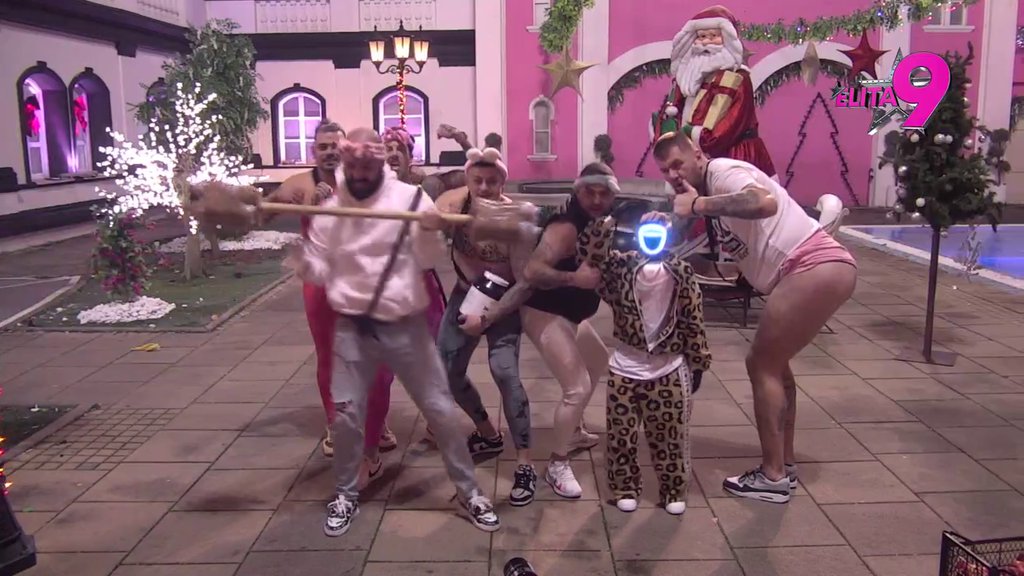 Nastup za pamćenje! Fitnes muškarčine zapalile Šimanovce, niste smeli da propustite ovaj VRELI PLES! (VIDEO)