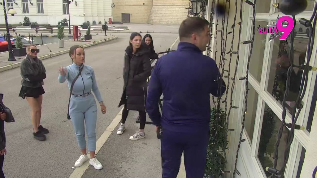 Koga izvučem... Boginja i Teodora izgrale zanimljivu igru, papirići otkrili svašta! (VIDEO)