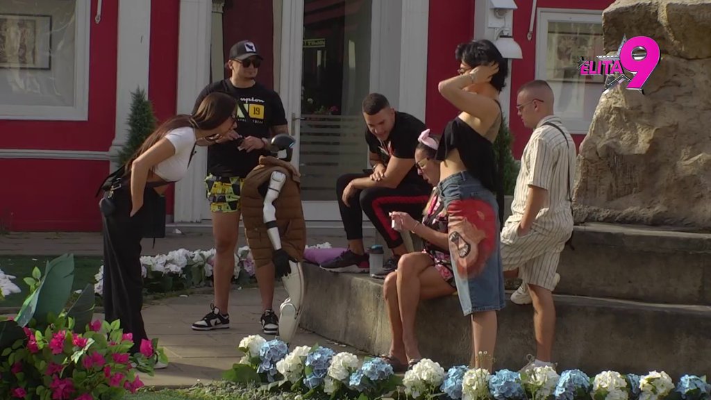 Ljubavna drama Kačavende i robota Toše: Milena pregorela od ljubomore i poručila mu da je ŠKLOPOCIJA! (VIDEO)