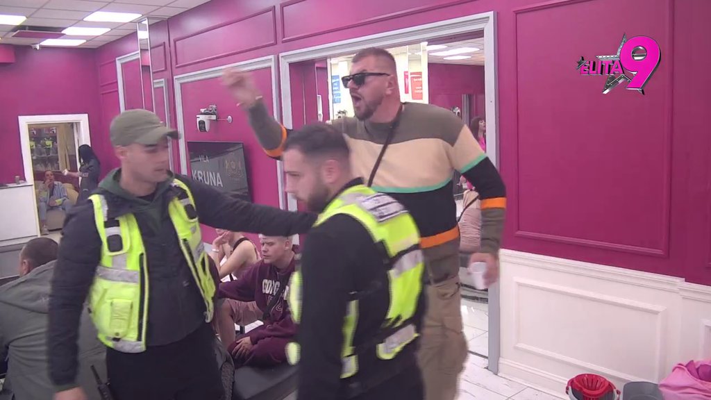 TRESE SE BELA KUĆA: Janjuš prati Ivana u stopu, Marinković ga POTPUNO RAZBESNEO! (VIDEO)