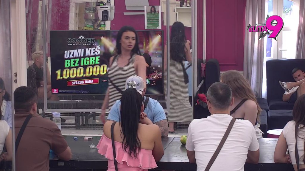 Ugojila sam se, POČEO JE DA MI RASTE STOMAK! Anita se uveliko ponaša kao trudnica, Luka ne propušta priliku da potkači Aneli! (VIDEO)