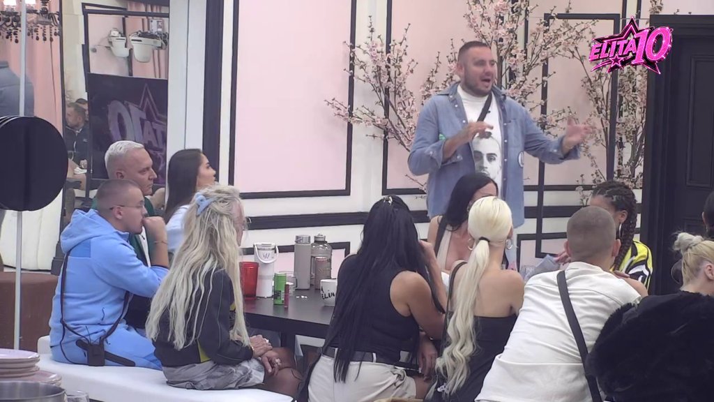 Može za sekundu da me ukanali! Napravili zemljotres za crnim stolom: Aneli i Car počeli da iznose nove detalje iz njihovog odnosa, ona počela da guta knedle (VIDEO)