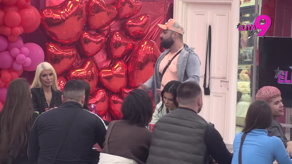 GAĐALA ME JE, HISTERISALA, IMALA BROJNE PREBAČAJE! Anđelo izneo ŠOK tvrdnje na Anitin račun, ona zatražila poligraf, pa zaurlala iz petnih žila: LOMIO MI JE PALICOM STAN PRED DETETOM! (VIDEO)