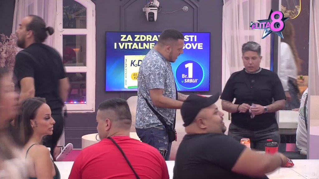 GASTOZ SKINUO MATOROJ DEVOJKU! Tomićeva spustila ručnu i sasula mu sve u lice, on otkrio šta oseća (VIDEO)