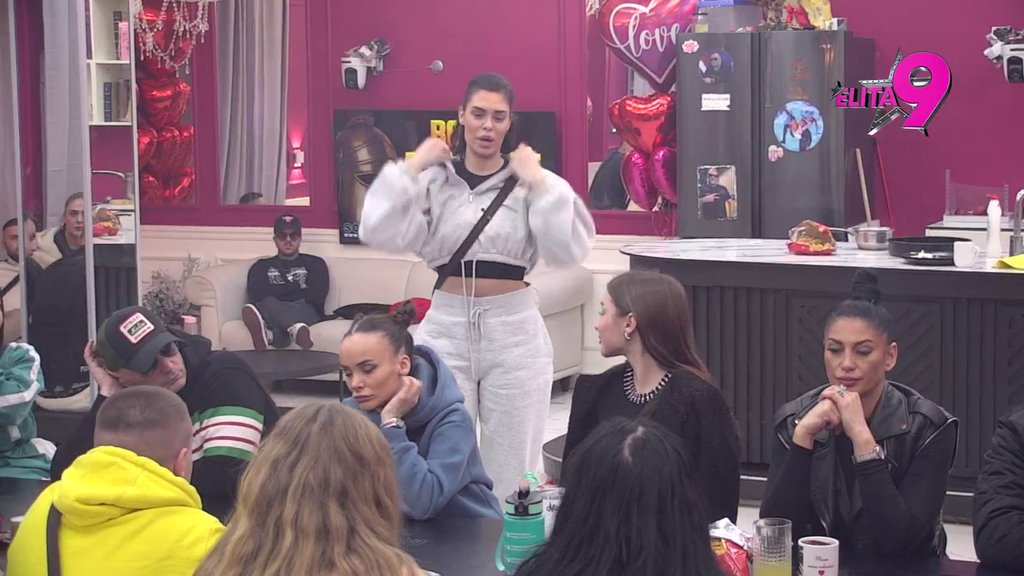 Ismejan pred svima! Mina i Terza misle da Asmin pokušava da opere Maju po svaku cenu, ali da mu ne ide (VIDEO)