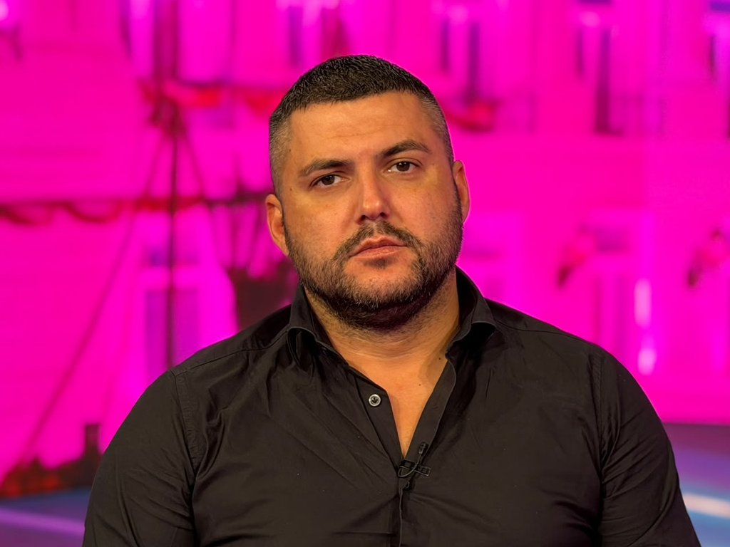 Hitna Asminova rekacija! Nakon što ga je Aneli prozvala što nije video Noru, usledio odgovor: Da sam došao pokvario bih rođendan, ima ovlašćenje nek je dovede u Beograd