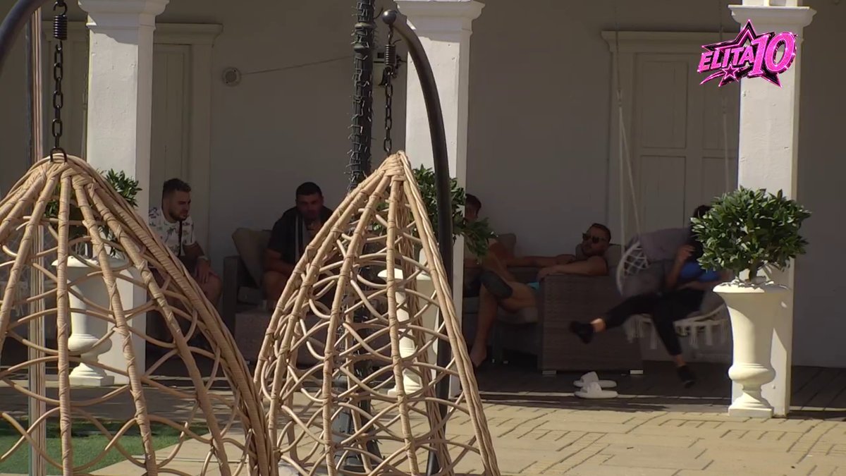 Idi pomozi muškarcima! Učesnici počeli da peckaju Miljanu Ristić, ona im odbrusila, Mahir se plaši da će mu STIĆI PAPIR ZA RAZVOD (VIDEO)