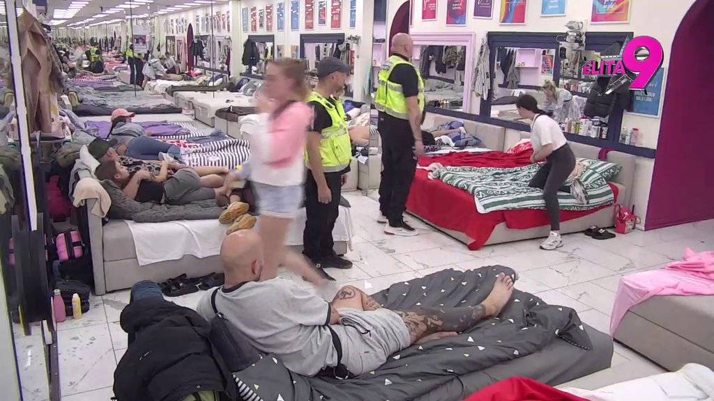 Morbidnostima Sare Raičević nikad kraja, vređa Boginju kao nikad:  Je**m li ti onu mrtvu mamu što te nije vaspitala(VIDEO)