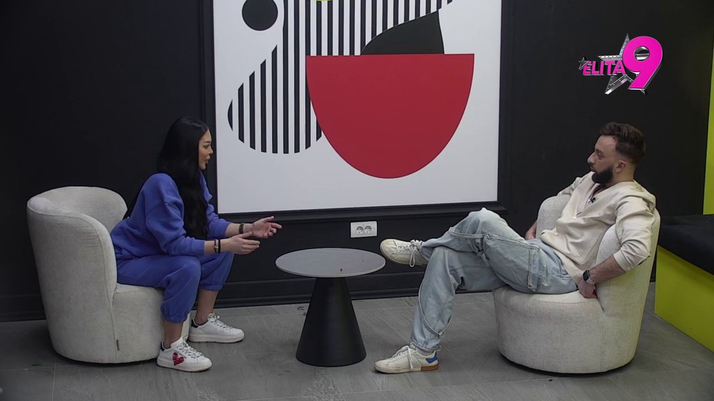 ON JE ĐUBRE BESKARAKTERNO: Maja repetirala vređalicu, usmerila je ka Janjuševom pravcu, istakla da je oličenje neostvarenog muškarca, pa potkačila Filipa: NE ZNAM KAKO SME U OČI DA ME POGLEDA!  (VIDEO)