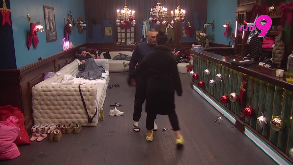 Haosi se nižu! Sandra porazbijala pab zbog Luksa, obezbeđenje uletelo munjevitom brzinom (VIDEO)