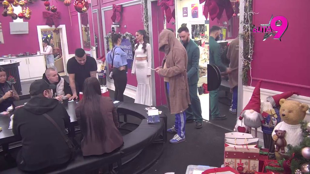 BUKTI RAT: Ivanova netrpeljivost prema Anđeli KIPTI na sve strane, jedva dočekao da je pecne: MISLIM DA NIJE SA GASTOZOM, NE DELUJE SREĆNO! (VIDEO)