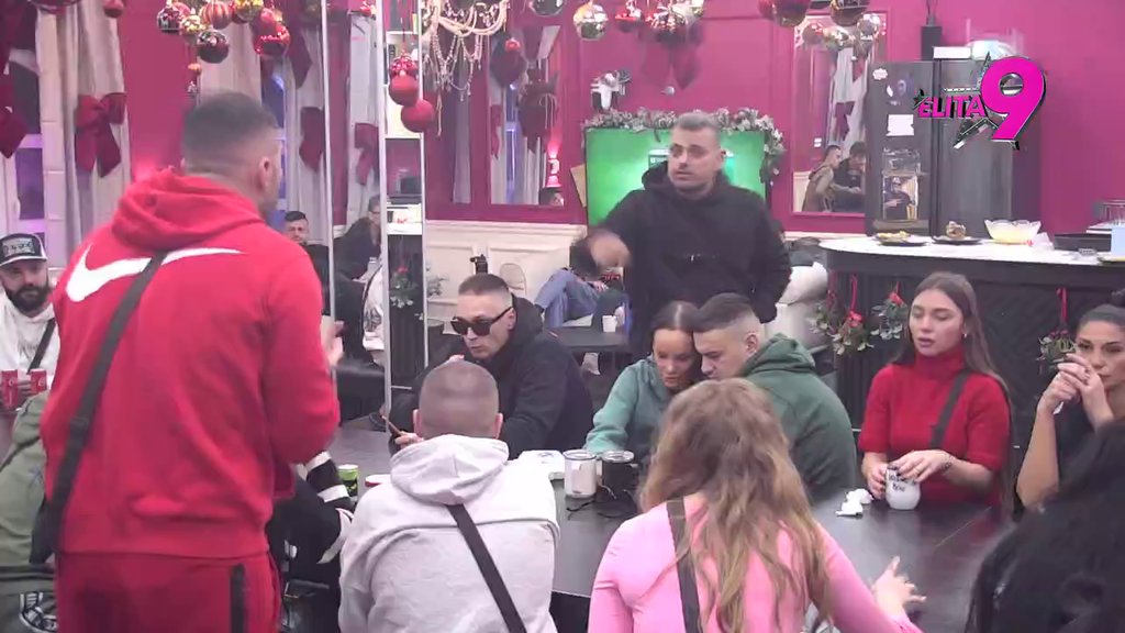 Ore se zidovi! Maja otkrila šta zna, a onda je Aniti prekipelo zbog optužbi, pa je skočila i zaurlala: Ja se kunem da sam prenela sve od reči do reči (VIDEO)