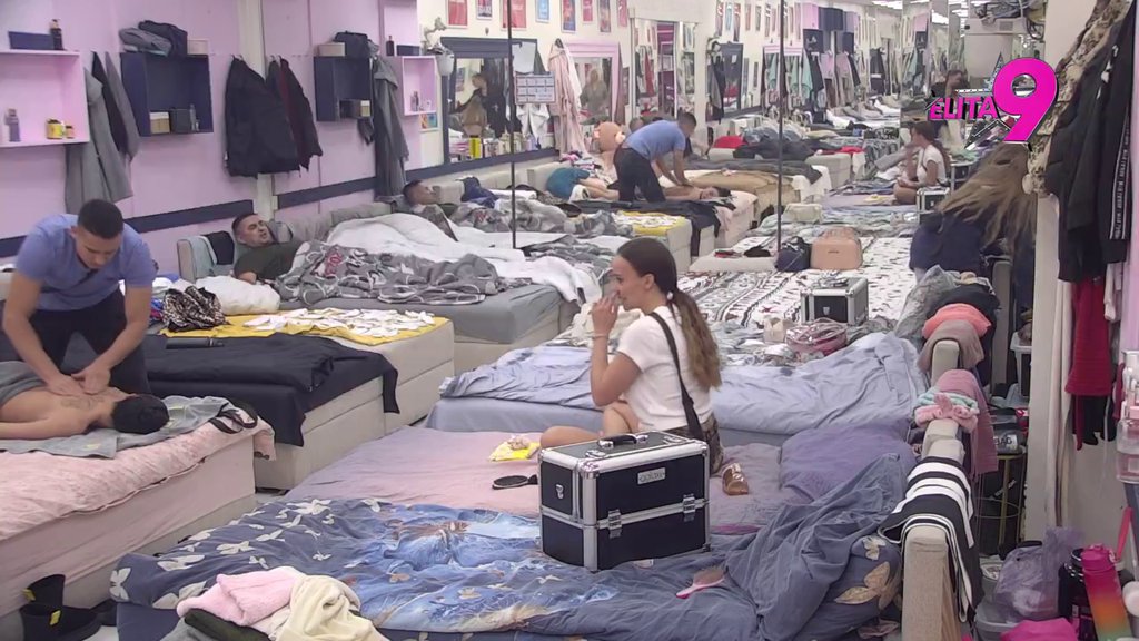 Alkoholičar raspali, pije otkad oči otvori: Teodori kočnice totalno popustile i nikad žešće izvređala Bebičinog oca, on se sve složio s njom! (VIDEO)