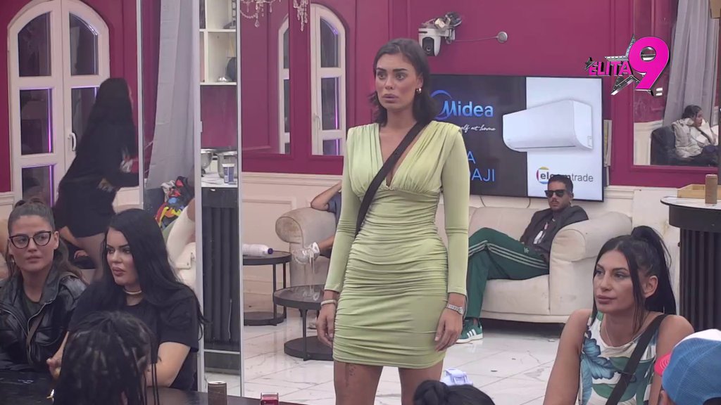 NE VOLIŠ NIKOGA I NE POŠTUJEŠ NIKOGA: Anđelo ispljunuo sve Mini u lice, Viktor besni zbog Mine, pljušte uvrede! (VIDEO)