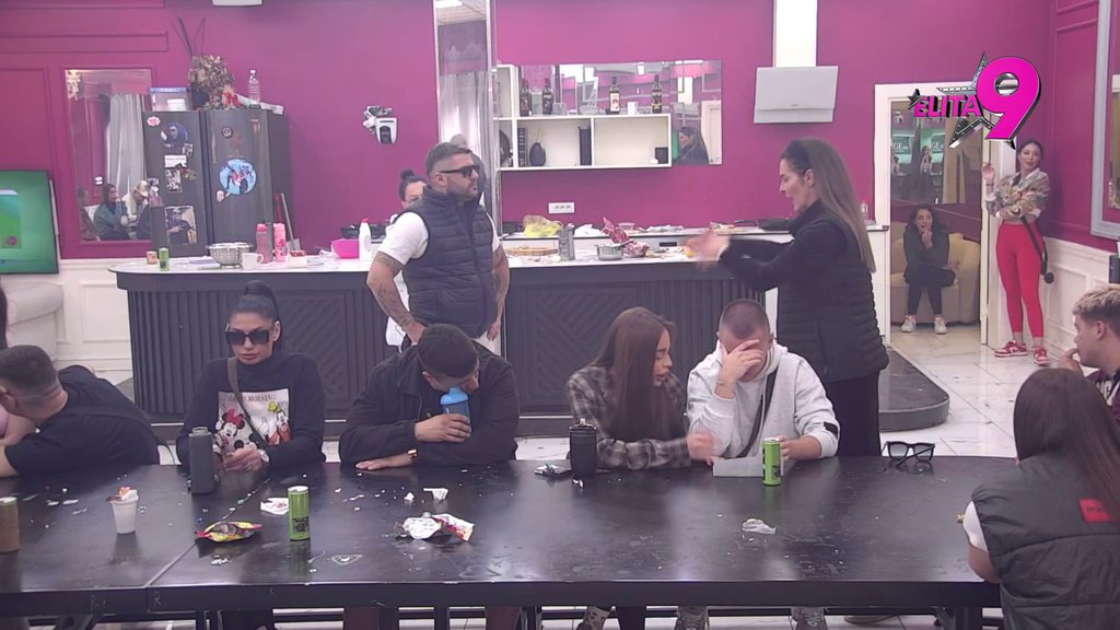 ŠOK! Asmin spreman da okrene leđa porodici zbog Maje, Durdžićima neće biti dobro zbog njegovog odgovora! (VIDEO)