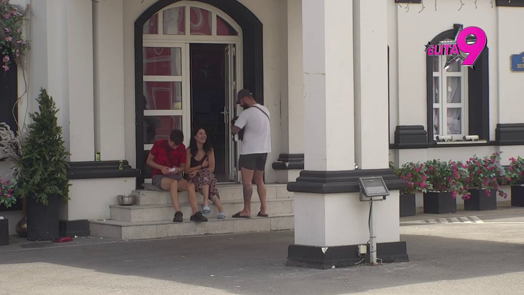 Da li ćeš zamoliti Hanu da ugradi PENIS? Luka urniše Neria, a njemu smešno! (VIDEO)