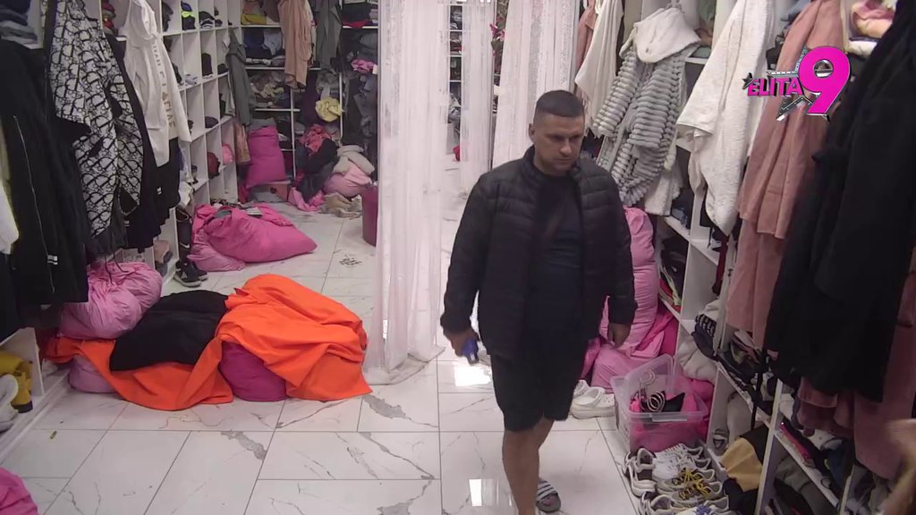 Tenzija raste! Bebica sačekao Teodoru, pa je napao u garderoberu: Ovo ćeš napolju da mi objasniš, je l' si me čula?! (VIDEO)