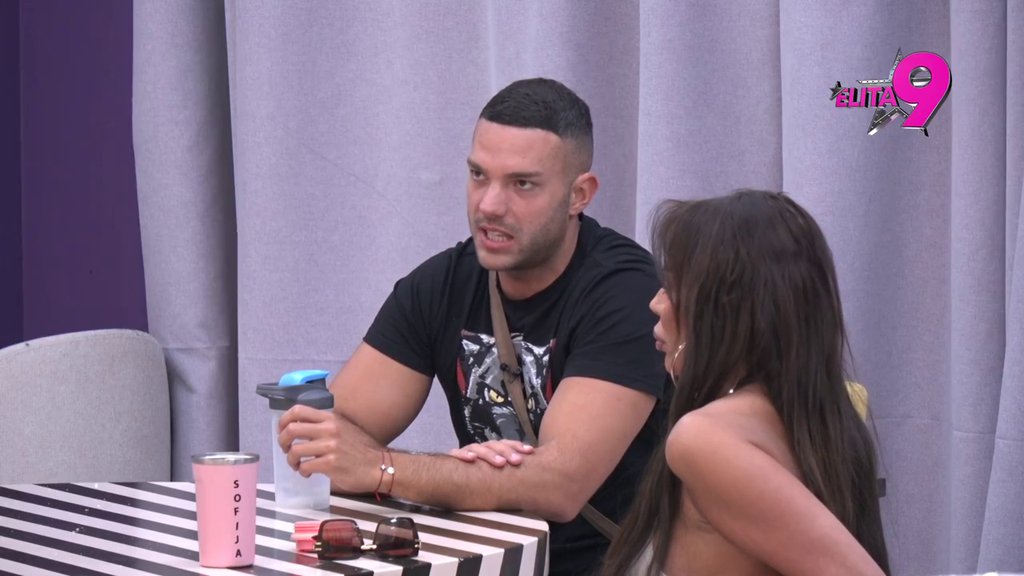 Ti si blam i sramota za svaku ženu: Kačavenda i Anđelo sasuli jedno drugome sve u lice, sukob dostigao tačku ključanja! (VIDEO)