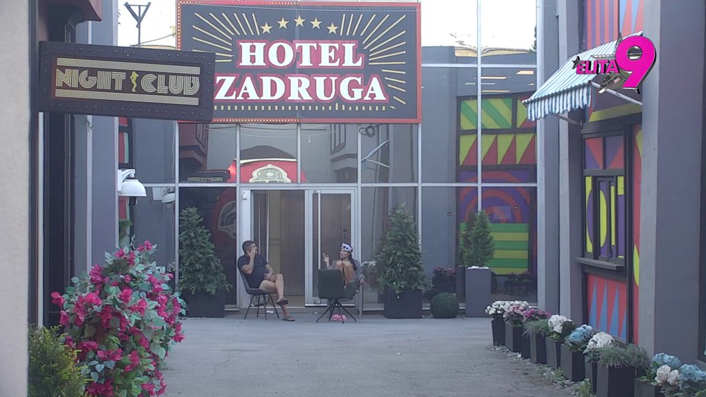 Si ti došao ovde da... Maja i Asmin nastavili s raspravom, on došao do zaključka: Ti i jesi za Filipa Cara, vi... (VIDEO)