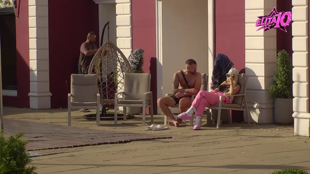 KARAMBOL! Glorija odbila da obavlja 'ženske poslove', Marko krenuo da je provocira: Ima koja hoće! ONA BESNA KAO RIS ZAURLALA (VIDEO)