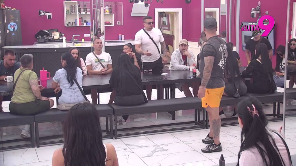 Ni senku joj ne podnose! Luka i Anita ne mogu da smisle Staniju, njoj u inat podigli Aneli na tron (VIDEO)