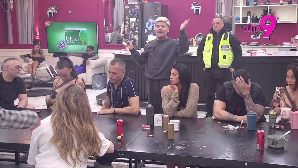 Presekao! Evo ko je Uroševa omiljena ličnost (VIDEO)