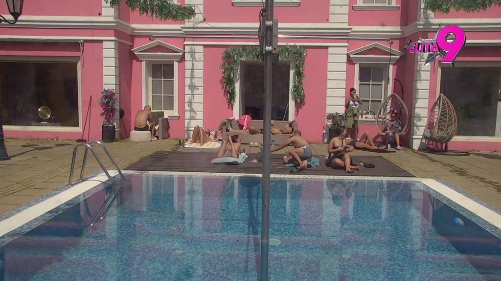 Janjuš zadobio teške opekotine: Uroš Stanić mu totalno spalio kosu, on zakukao na sav glas! (VDEO)