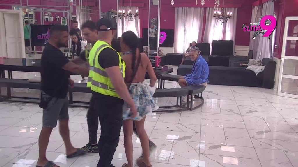 POTPUNA ESKALACIJA: Maja popucala po šavovima zbog Asmina i Sofije, obezbeđenje HITNO reagovalo! (VIDEO)