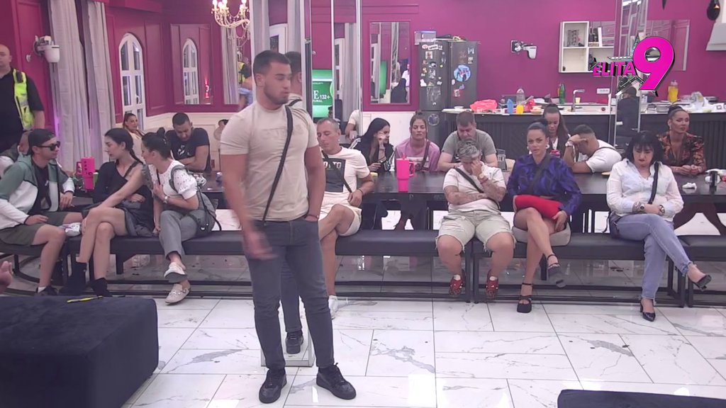 ONA JE SPREMNA ZA LEČENJE, NIJE NORMALNA DEVOJKA: Viktor potvrdio da mu je Mina najveći blam i da nikada nešto slično nije doživeo! (VIDEO)