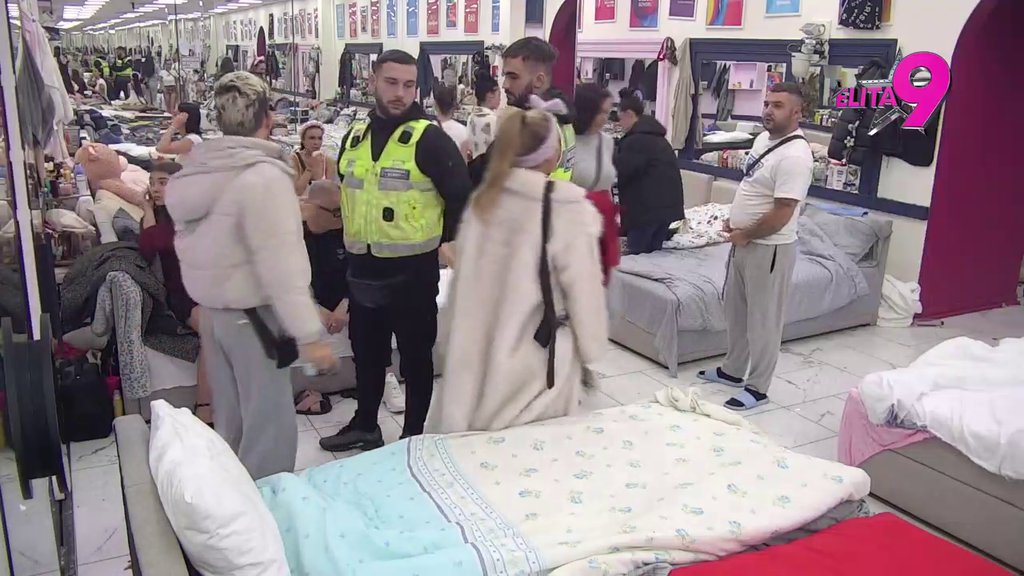 HAOS U CIK ZORE! Bora se uselio u Anastasijin krevet, ona napravila karambol! (VIDEO)