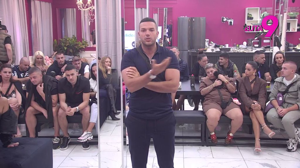 Ego joj raste poput kvasca: Anđelo vinuo u nebesa Saru Stojanović, pa po Ivanu osuo drvlje i kamenje! (VIDEO)