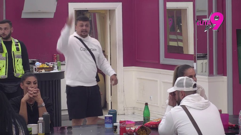 INDIJSKA SERIJA KOJA NEMA KRAJA! Mina otkrila da se Viktor smeška Staniji, on sve porekao, pa je Dača šokirao informacijom: On se sviđa Sofiji, odmeravaju se (VIDEO)