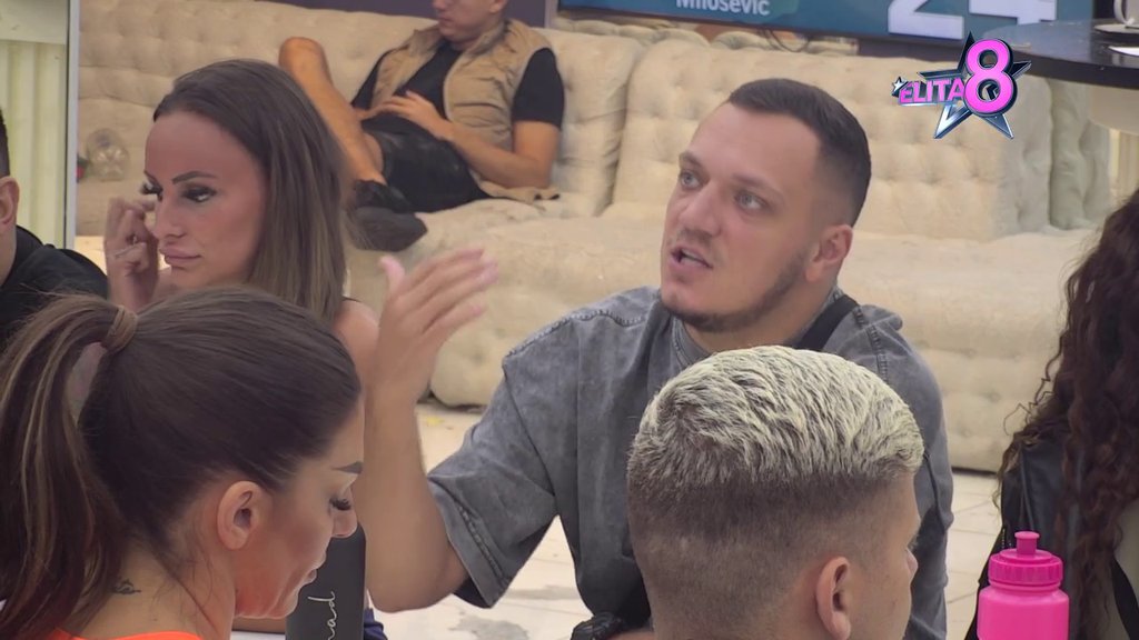 UGROZILA SI MOJU VEZU: Karić se bez dlake na jeziku obratio Anđeli i Gastozu, primetio da je on PROCVETAO bez Đuričićeve! (VIDEO)
