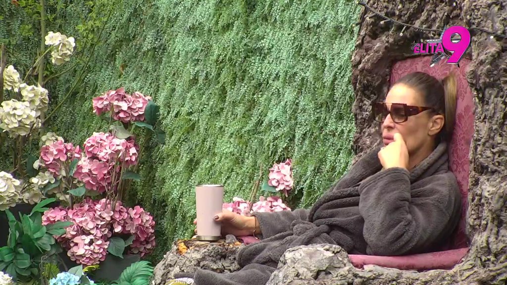 Taki je pred NERVNIM RASTROJSTVOM što je Maja u vezi sa ovim SMRADOM! Kačavenda iznela sijaset uvreda za Asmina: Takvu traumu sam doživela samo kad mi je mama umrla! (VIDEO)