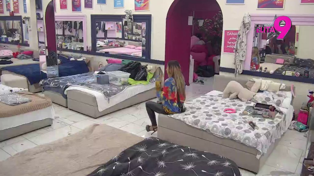 Nazivala ga narkomanom, a sad glumi tetku: Aneli odjednom zauzela Neriovu stranu, Uroš je vratio na fabrička (VIDEO)