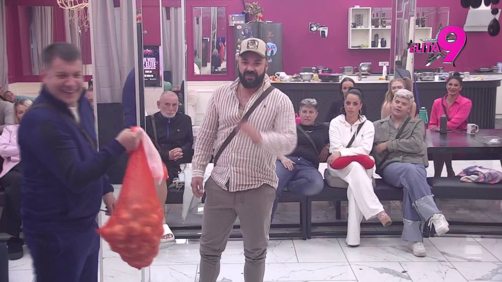 LUKA SA KNEDLOM U GRLU PRIČA O SVOM OCU! Neće videti nikog od člana porodice ako je to istina: Luka stao u odbranu Anite (VIDEO)