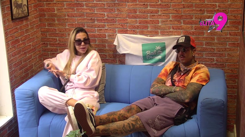 On nije čovek s kojim... Aneli se drži u sili da ne prizna istinske želje sa Đukićem, on istupio: Sad bih joj krnuo žvaku! (VIDEO)