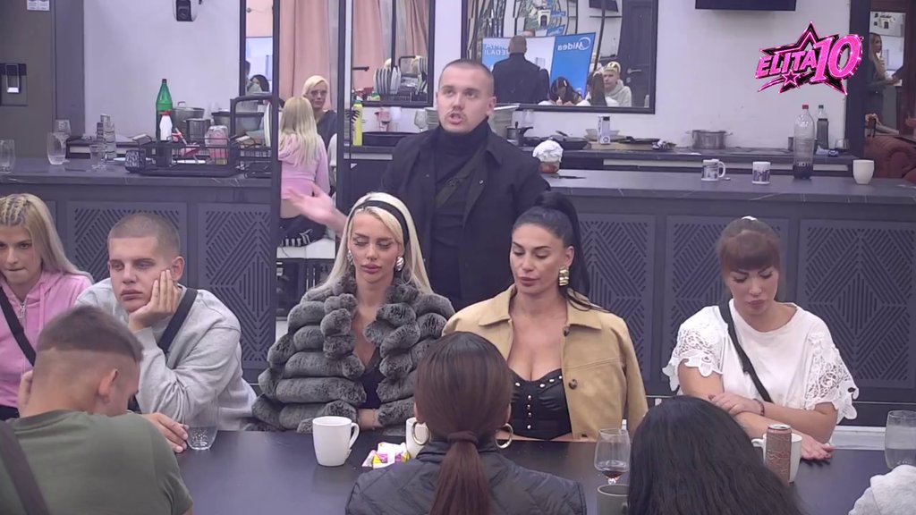 Ona je žena bez adrese! Dača ubacio u petu brzinu, ispalio rafal uvreda na račun Aneli: Nije volela nijednog muškarca (VIDEO)