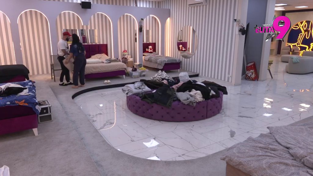 DRAMA BEZ KRAJA! Luka i Anita napravili KRŠOLOMIJU po Odabranima, otimali se za posteljinu i jastuke, a onda im Uroš ZAPRŽIO ČORBU! (VIDEO)